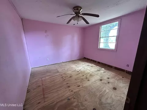 Bedroom - 1273 Dry Creek Rd, Magee, MS 39111 photo 2 of 3