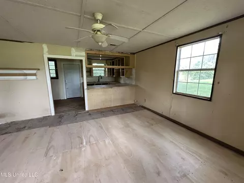 Living - 1273 Dry Creek Rd, Magee, MS 39111 photo 1 of 2