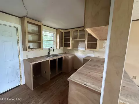 Kitchen - 1273 Dry Creek Rd, Magee, MS 39111 photo 1 of 1