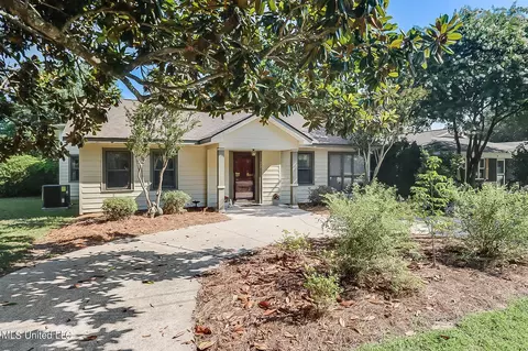 222 Pine St, Long Beach, MS 39560