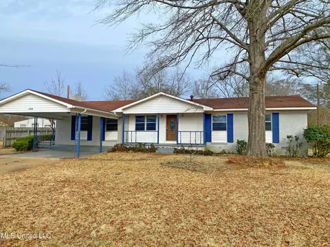 Exterior - 104 Jeffrey St, Kosciusko, MS 39090 photo 4 of 6