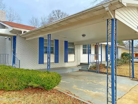 Exterior - 104 Jeffrey St, Kosciusko, MS 39090 photo 2 of 6
