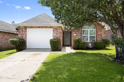 19461 W Lake Village Dr, Gulfport, MS 39503
