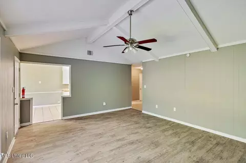 Living - 2128 Thousand Oaks Dr, Jackson, MS 39212 photo 3 of 4
