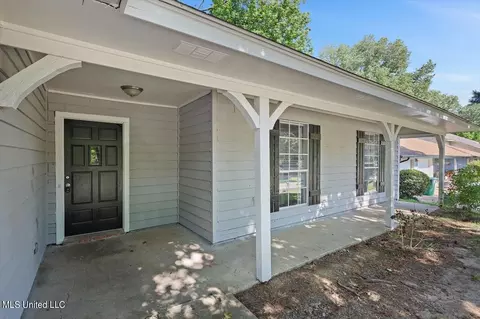 Exterior - 2128 Thousand Oaks Dr, Jackson, MS 39212 photo 2 of 5