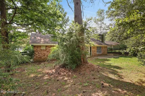 Exterior - 2128 Thousand Oaks Dr, Jackson, MS 39212 photo 3 of 5