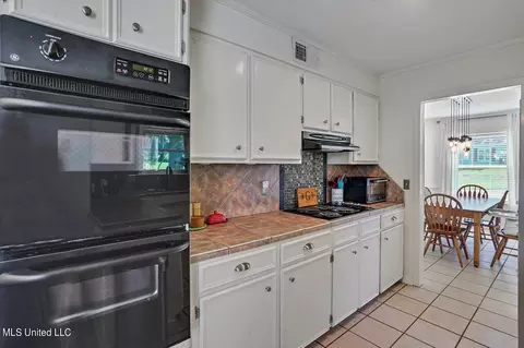 351 Hanley Cir, Brandon, MS 39047 photo 11