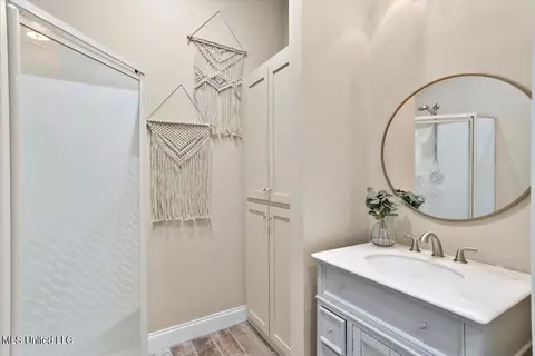 Bath - 13 Timber Ridge Dr, Laurel, MS 39443 photo 3 of 6