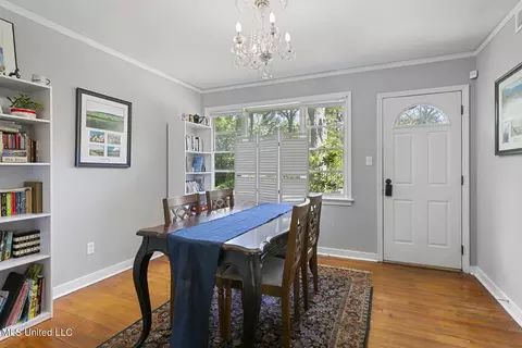 Dining - 942 Meadowbrook Rd, Jackson, MS 39206 photo 1 of 2