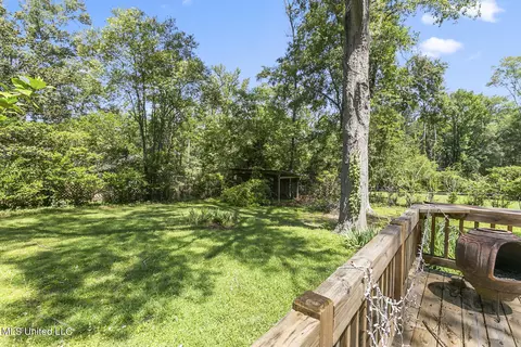 Exterior - 942 Meadowbrook Rd, Jackson, MS 39206 photo 2 of 5