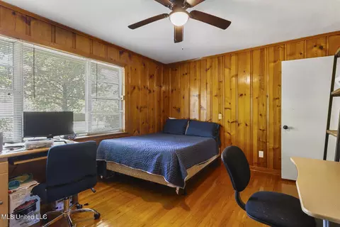 Bedroom - 942 Meadowbrook Rd, Jackson, MS 39206 photo 2 of 4