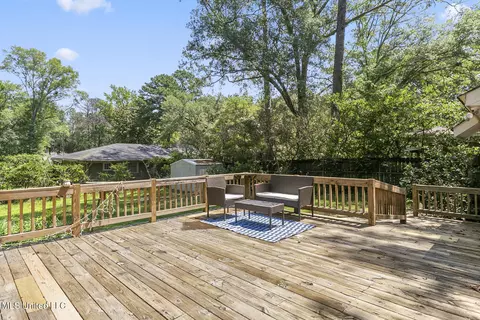 Exterior - 942 Meadowbrook Rd, Jackson, MS 39206 photo 1 of 5