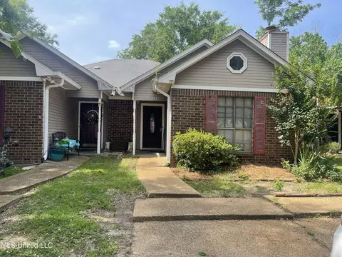 2444 River Oaks Blvd #B, Jackson, MS 39211