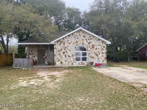 110 Anne St, Long Beach, MS 39560