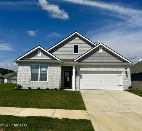 44 Fitts Dr, Byhalia, MS 38611