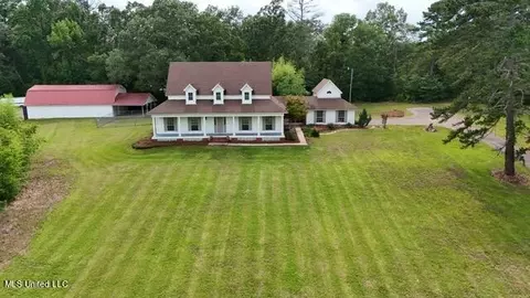 Exterior - 256 Hillcrest Dr, Brandon, MS 39042 photo 2 of 13