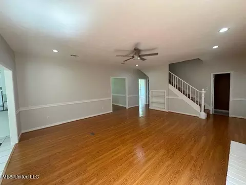 Living - 256 Hillcrest Dr, Brandon, MS 39042 photo 3 of 5