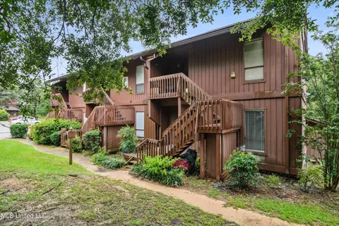 133 Lakeside Villa #BLDG F, Diamondhead, MS 39525