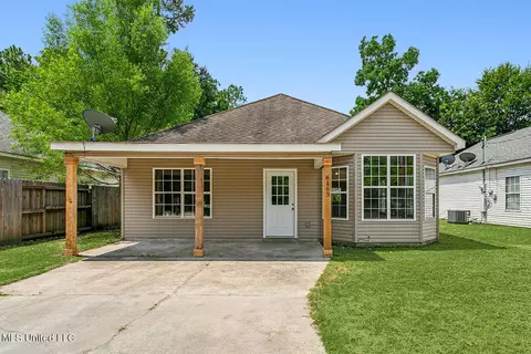 6163 E Ridley St, Bay Saint Louis, MS 39520