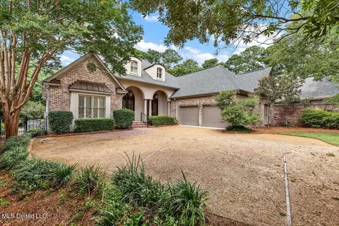 105 Overlook Pointe Cir, Ridgeland, MS 39157