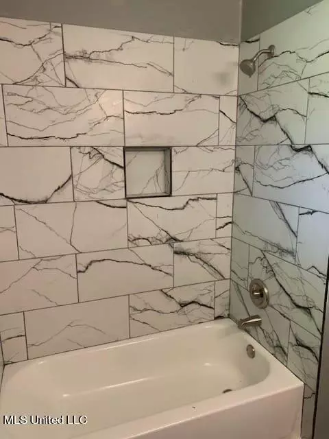 Bath - 2470 Coronet Pl, Jackson, MS 39204 photo 3 of 3