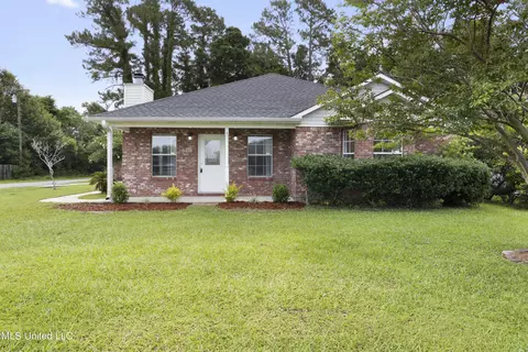 3320 N 10th St, Ocean Springs, MS 39564