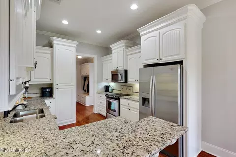 Kitchen - 101 Westerly Pl, Madison, MS 39110 photo 2 of 5