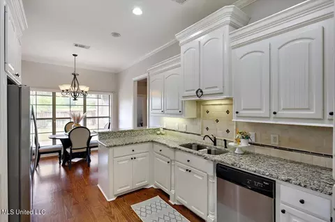 Kitchen - 101 Westerly Pl, Madison, MS 39110 photo 3 of 5