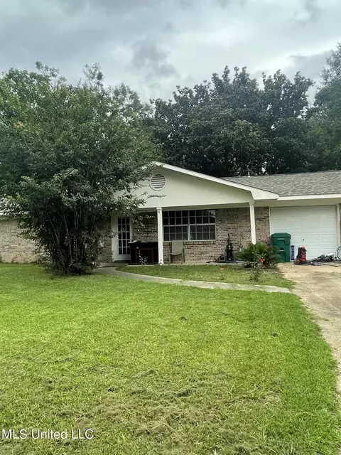 11102 W Dogwood Dr, Gulfport, MS 39503
