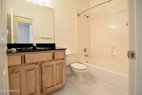 Bath - 4307 Bienville Rd, Nesbit, MS 38651 photo 3 of 3