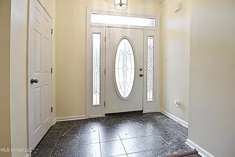 Entry Way - 4307 Bienville Rd, Nesbit, MS 38651 photo 1 of 1
