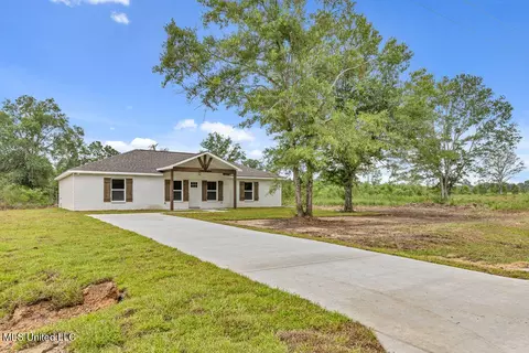 8575 Mint Julep Dr, Perkinston, MS 39573