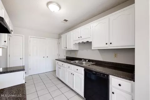 7350 Bramble Ln, Walls, MS 38680 photo 9