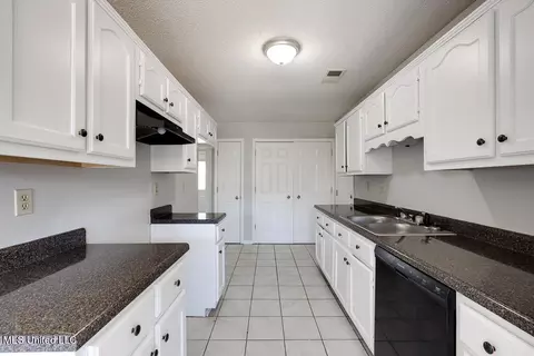 7350 Bramble Ln, Walls, MS 38680 photo 8