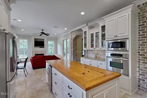 271 Lake Cir, Madison, MS 39110 photo 10