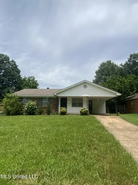 1658 Colonial Hills Dr, Southaven, MS 38671