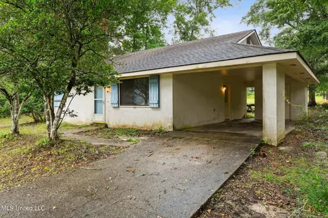 9724 Pokai St, Diamondhead, MS 39525