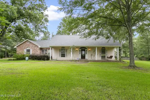 107 Evans Dr, Byram, MS 39272