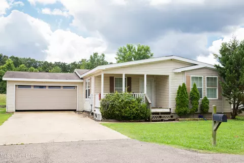 44 Crest Oak Dr, Starkville, MS 39759