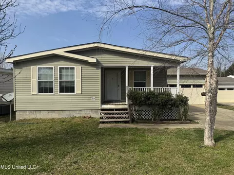 73 Crest Oak Dr, Starkville, MS 39759
