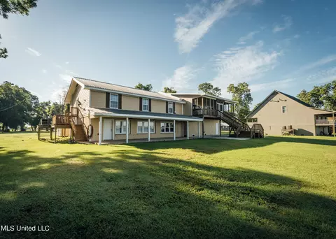 140 Ramsey Ln, Vicksburg, MS 39183