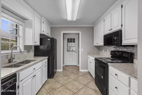 Other - 127 Holmar Dr, Brandon, MS 39047 photo 1 of 10