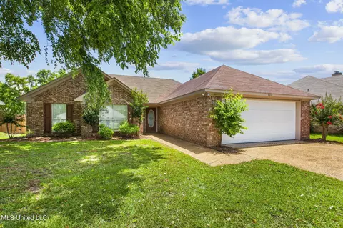 127 Holmar Dr, Brandon, MS 39047