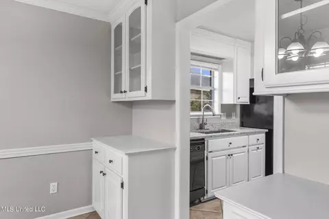 Dining - 127 Holmar Dr, Brandon, MS 39047 photo 3 of 3