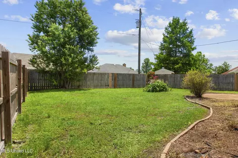 Exterior - 127 Holmar Dr, Brandon, MS 39047 photo 4 of 4