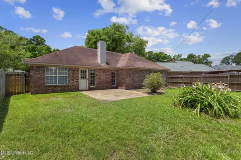 Exterior - 127 Holmar Dr, Brandon, MS 39047 photo 3 of 4