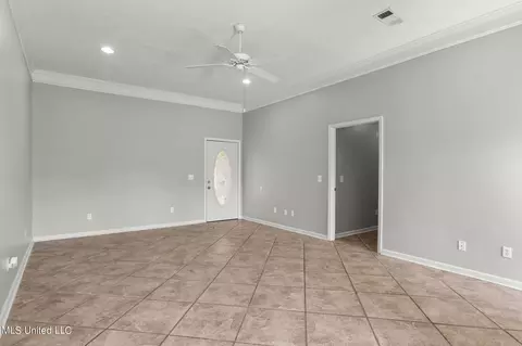 Living - 127 Holmar Dr, Brandon, MS 39047 photo 3 of 4
