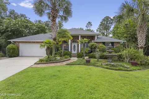 9914 Pahoa Ct, Diamondhead, MS 39525
