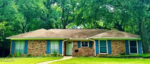 701 Tantallon Dr, Ocean Springs, MS 39564