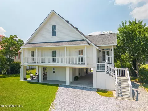 241 Basswood Dr, Pass Christian, MS 39571